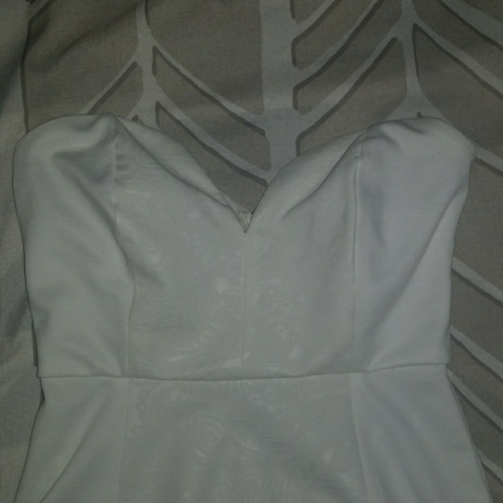 Dress - Picture 2 of 4